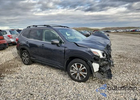 2023 Subaru Forester Limited z USA, uszkodzony, nr VIN JF2SKAPC8PH476910